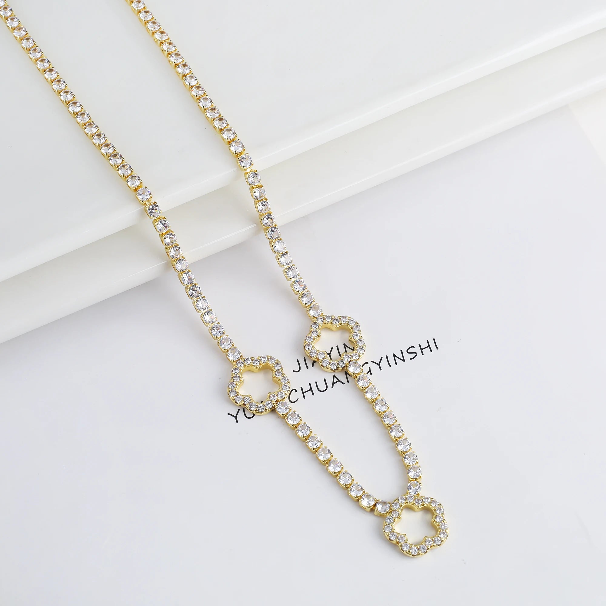 High Quality Zirconia Five-Leaf Flower Ladies Charm Necklace Fashion Plant Plum Blossom Choker Chain Jewelry For Daily Wear Qme Gold