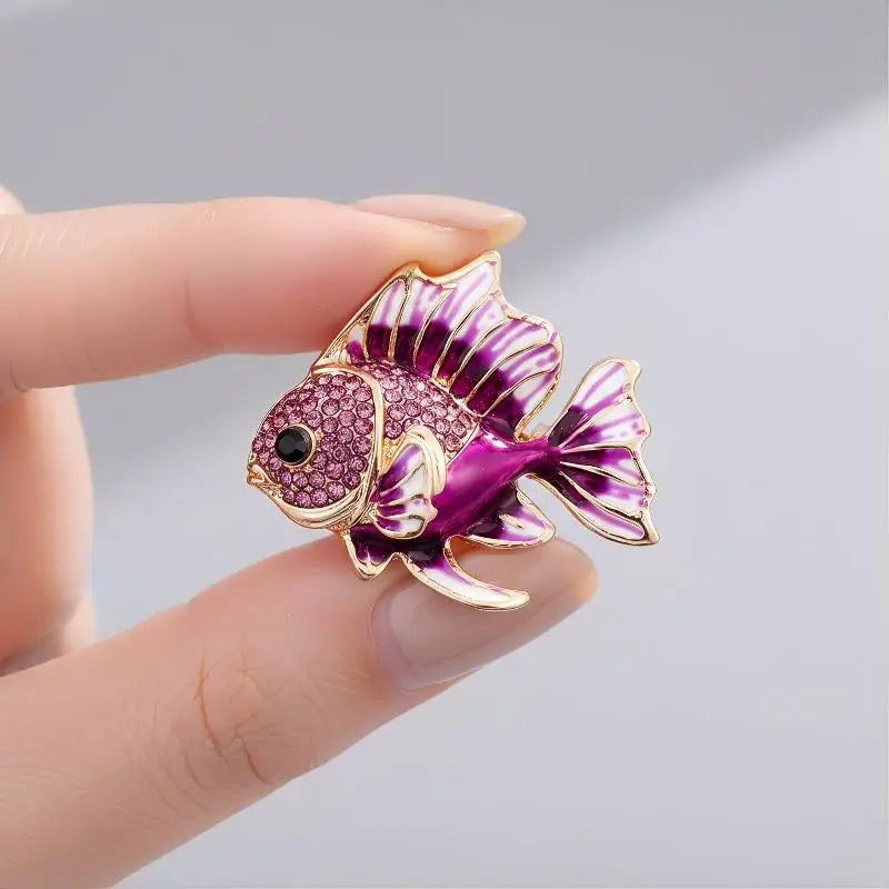 Trendy Rhinestone Fish Brooches - Unisex Animal Pin for Clothing & Party Jewelry - Sparkly Lapel Badge Gift for Women Qme