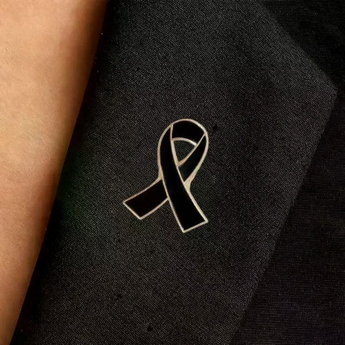 1/5/10Pcs Black White Ribbon Brooch Funerals Memorial Pin For Woman Men Metal Ribbon Mourning Badge Suit Dress Shirt Accessories Qme