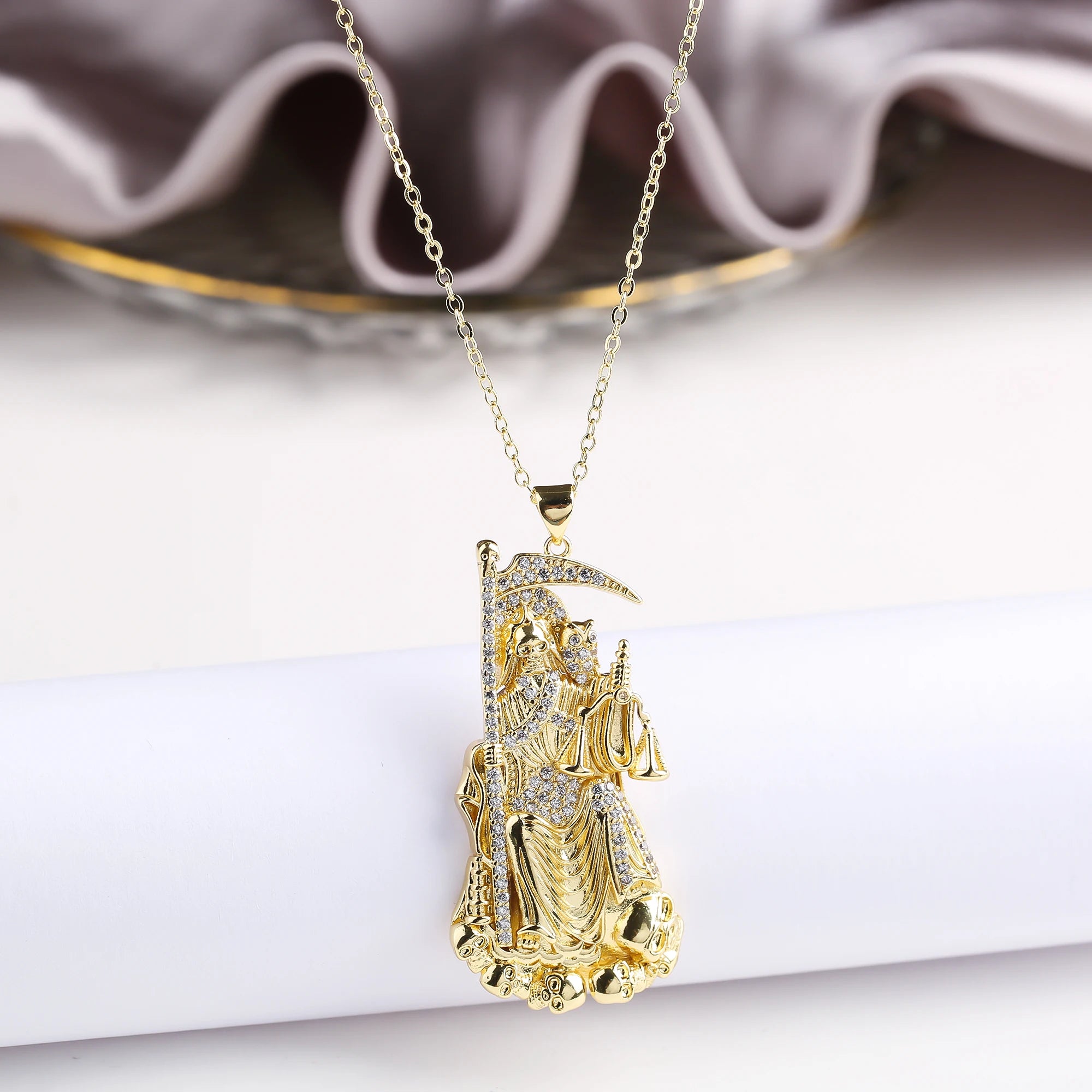 Personalized Shiny Zirconia Religious Character Cross Pendant Downstairs Hip Hop for Man Woman Punk Style Jewelry Accessories Qme A