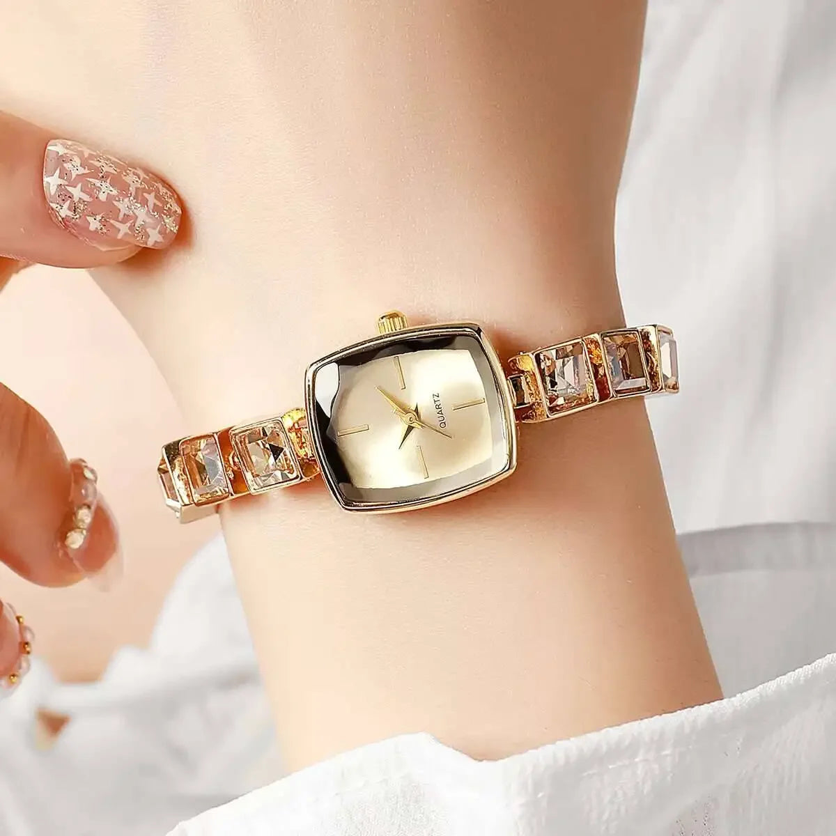 Moda praça feminina relógio de quartzo luxo strass pulseira relógio de pulso para senhoras reloj mujer Qme gold
