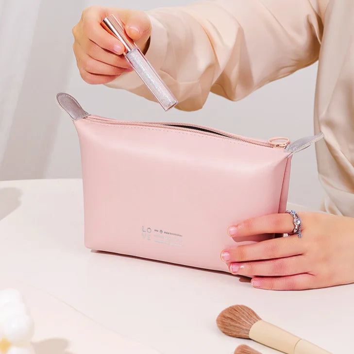 A Traveling Toiletry Makeup Organizer Large Capacity PU Leather Dumplings Cosmetic Bag Waterproof Tophandle Washing Storage Bags Qme