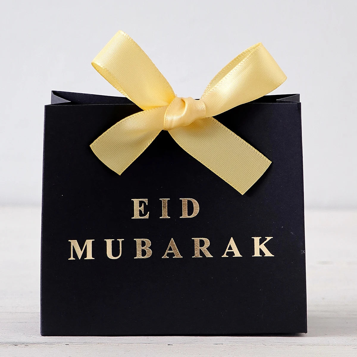 This 5-Piece Eid Gift Box Is Decorated with Ribbon Bows and Exquisite Paper Packaging, Perfect for Holiday Parties, and Can Hold Candies, Cookies, Jewelry, and More Multiple Styles Available (Black, Pink, White, Green, Red). Qme Zj-Black-Yellow-5Pcs 11.5X10X4.5Cm