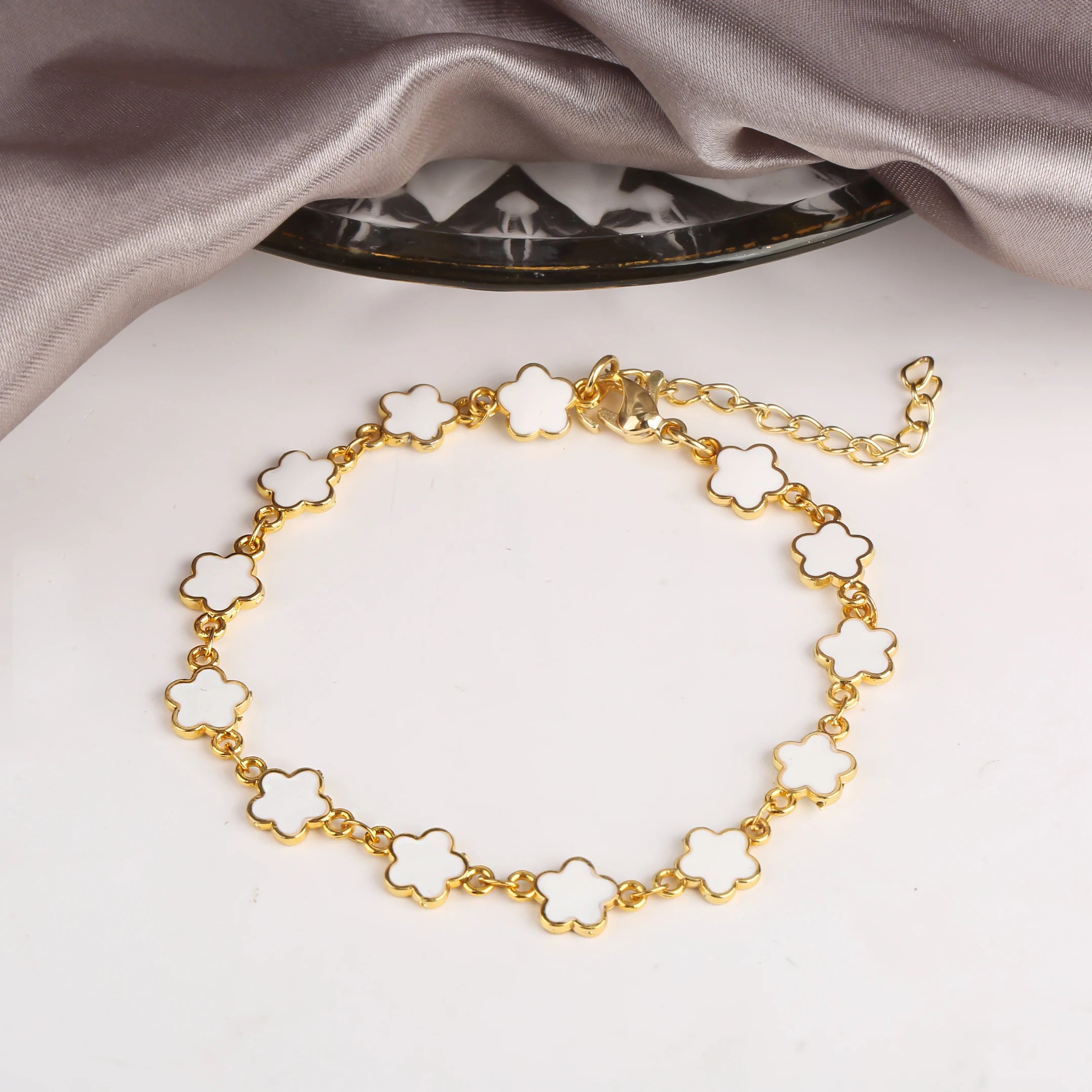 Classic 7 Color Copper Drip Oil Five-Leaf Flower Bracelet Necklace Pentagram Jewelry Set For Women Wedding Party Daily Wear Qme 16