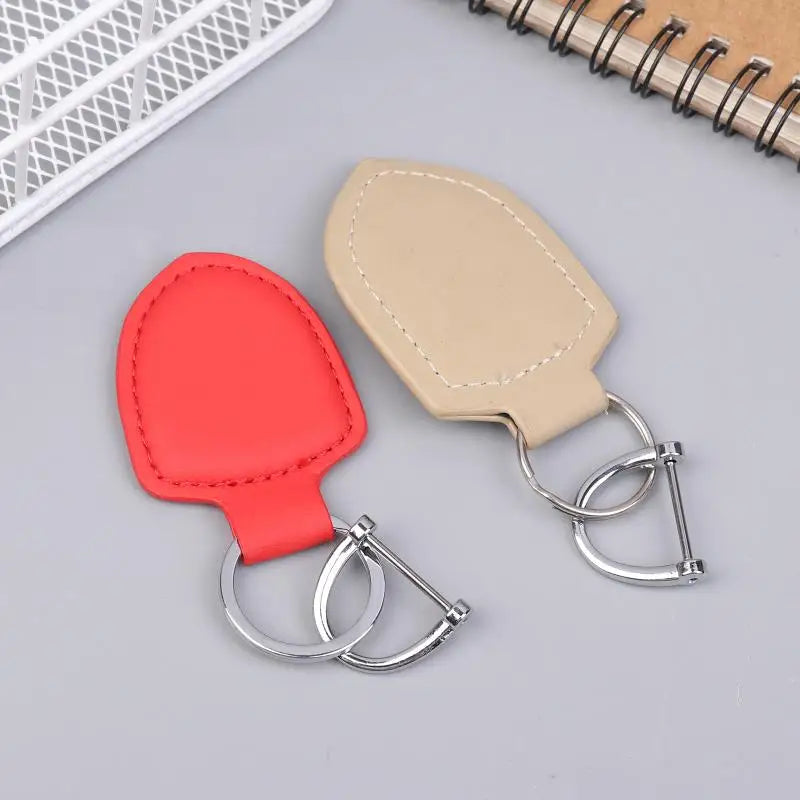 Car PU Leather Shield-Shaped Key Chain Key Ring Men And Women Bag Pendant Holiday Gift Auto Decorative Accessories Qme