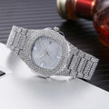 1pcs diamond studded waterproof watch alloy set, fashionable and trendy quartz calendar watch Qme Silver