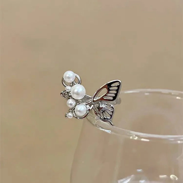 Silver Hollow Butterfly Freshwater Imitation Pearl Open Adjustable Ring Delicate Elegant Ladies Daily Statement Finger Jewelry Qme