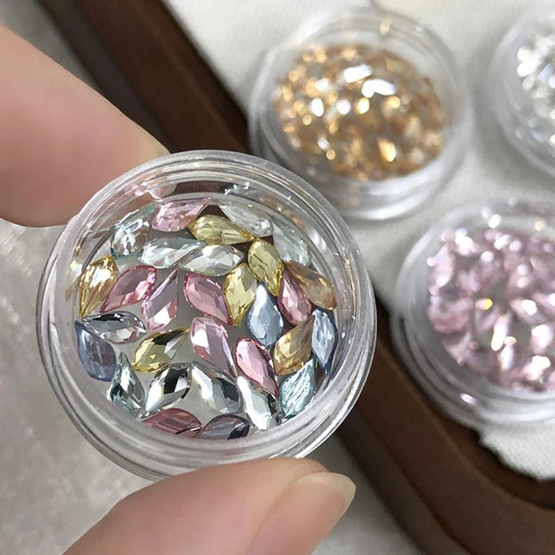 Box 3D Irregular-shaped Rhinestones Crystal Pearl Nail Art Qme
