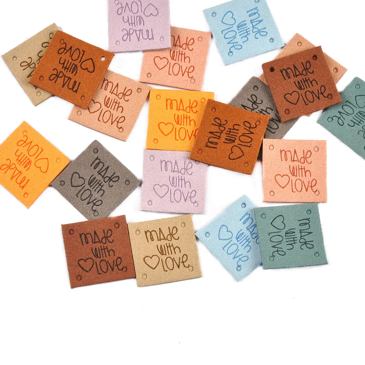 20Pcs 2.5cm Colorful Square Leather Letter Embossed Labels For Garments Bag Handmade Accessories Sewing Clothes Decoration c4015 Qme