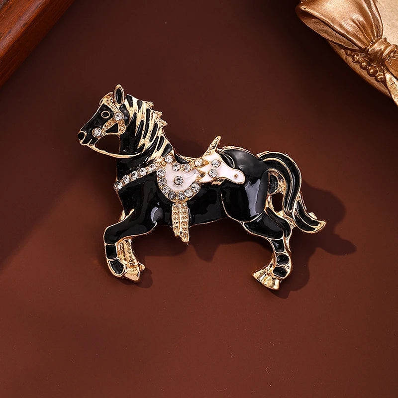 Classic Horse Brooches For Women Zodiac Animal Lapel Pins Casual Party Accessories New Year Gifts Friends Qme A5