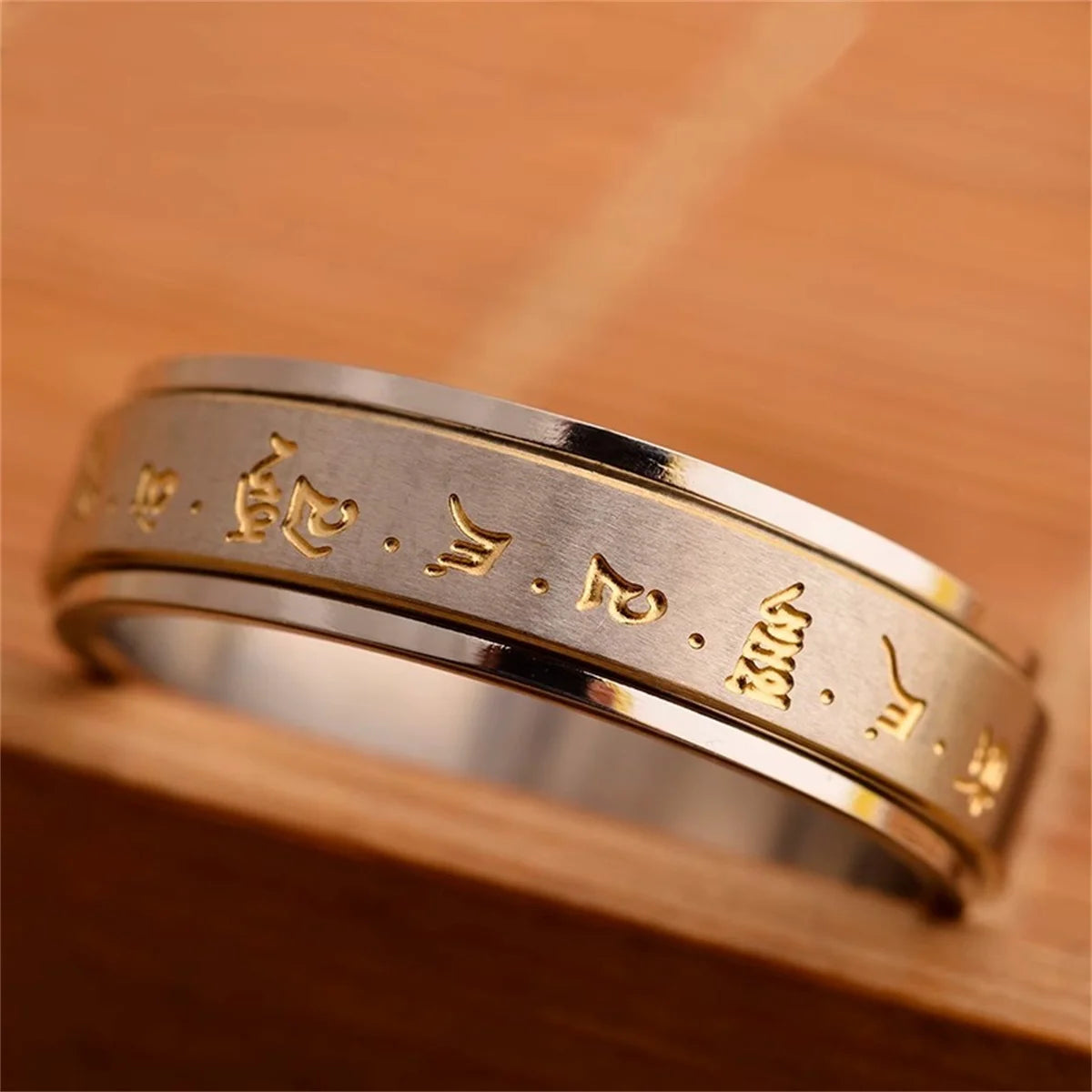 Fashion Men Buddha Rotation Spinning Mantra Letter Ring Transfer lucky Charm Ring Titanium Steel Fine Jewelry Gift Rings Qme