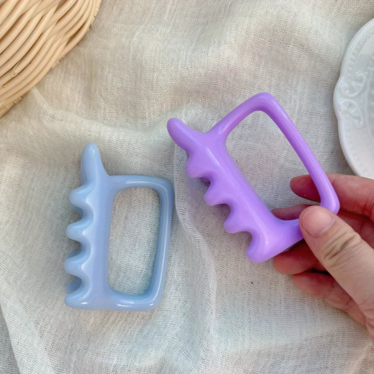 Handheld Massage Tool for The Whole Body, Featuring Dual Leg Push, Gua Sha, Acupressure Pen, And Meridian Release Board Qme