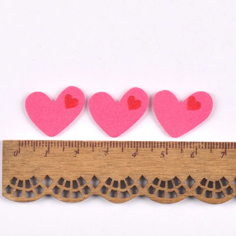 50Pcs Heart Pattern Love Embossing Leather Labels Clothes DIY Sewing Accessories Garment Supplies Banner Handwork Tags c3508 Qme 3