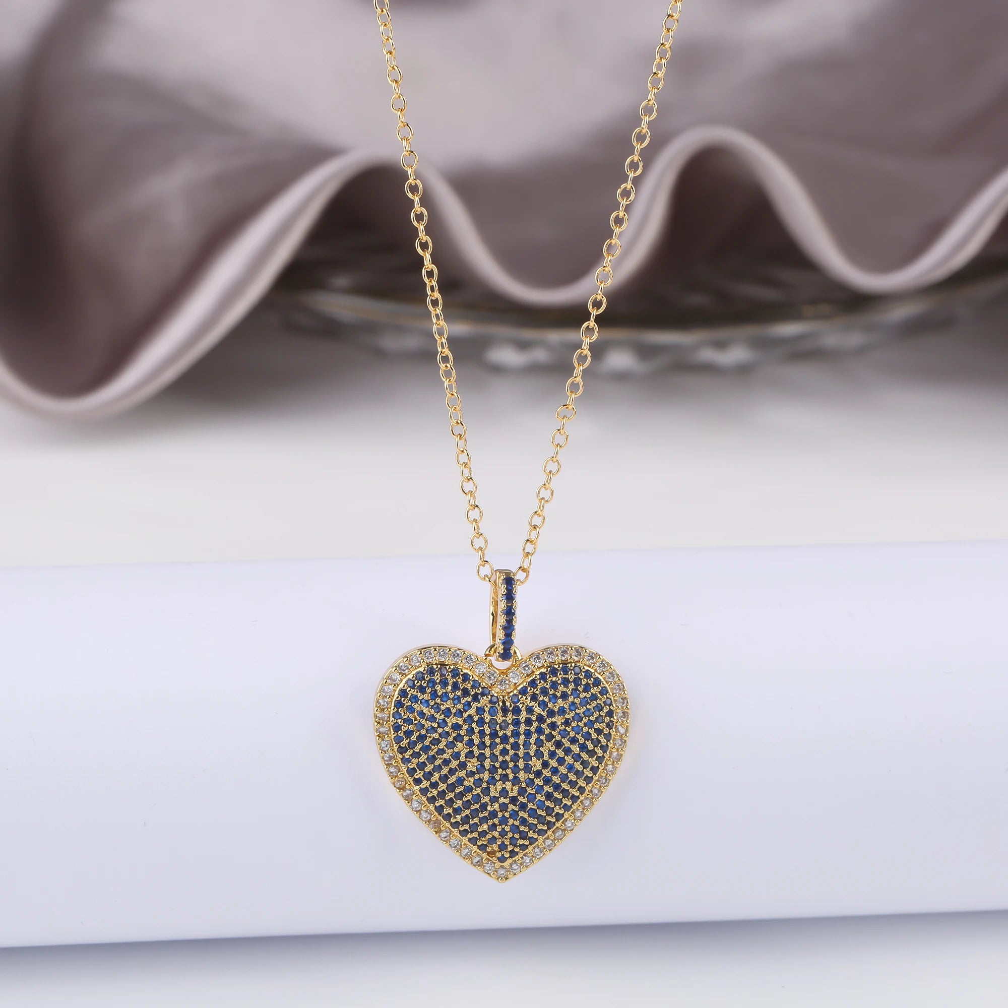 Fashion Luxury Heart Shape Cubic Zirconia Pendant Necklace Elegant for Woman Girl Party Wedding Jewellery Valentine's Day Gift Qme Blue