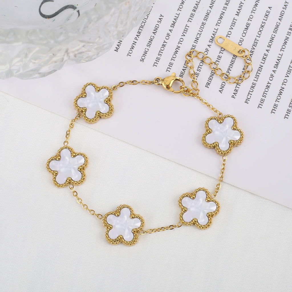 Light Luxury Stainless Steel Hot Sale Black and White Shell Five Leaf Flower Bracelet Simple Woman Fashion Daily Party Jewelry C Qme Bracelet 1