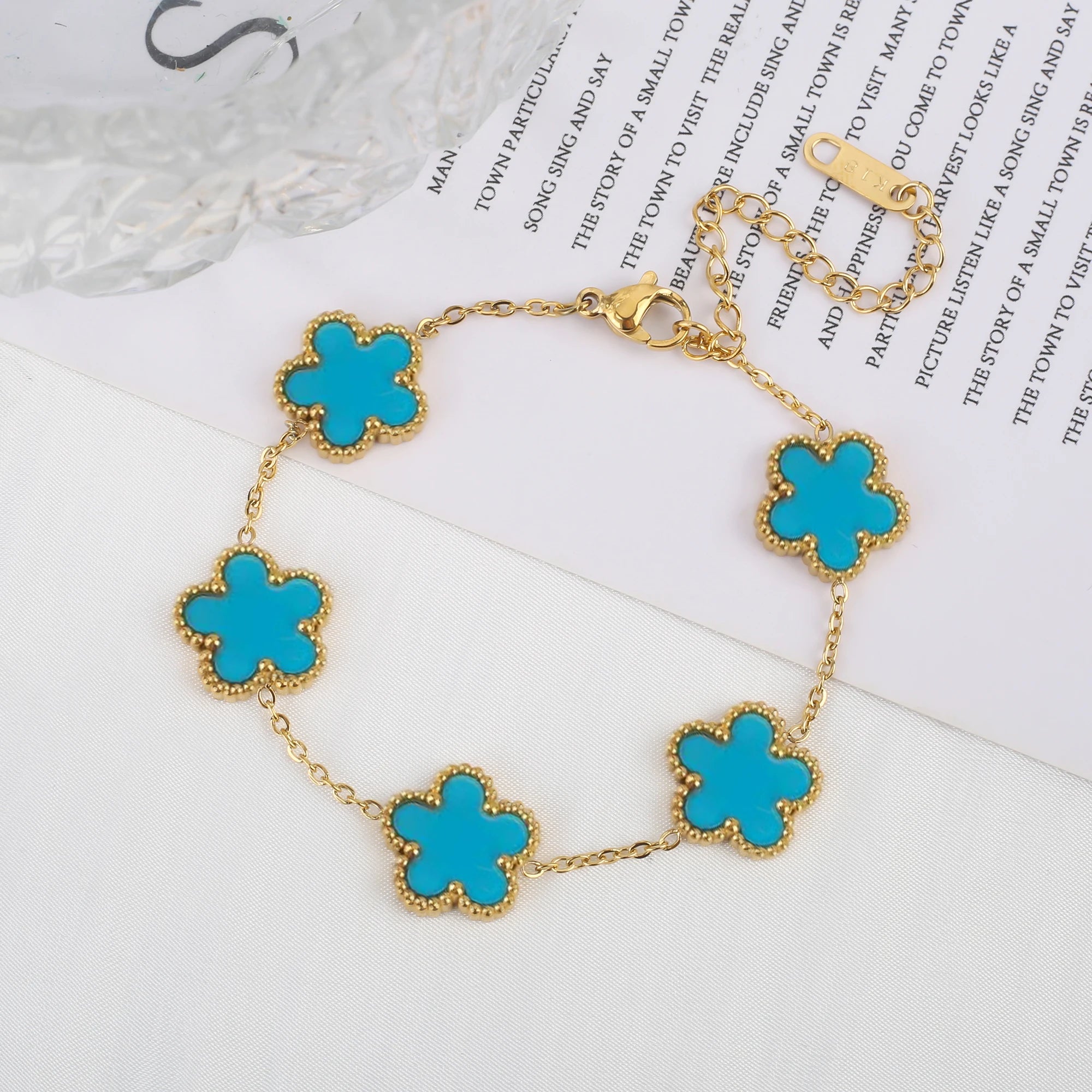Light Luxury Stainless Steel Hot Sale Black and White Shell Five Leaf Flower Bracelet Simple Woman Fashion Daily Party Jewelry C Qme Bracelet 4