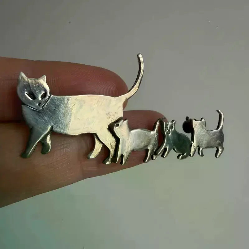 Animal Jewelry Fashion Cute Cat Family Brooch Jewelry Silver Backpack Brooch Minimalist Gold Cat Brooch Bags Qme