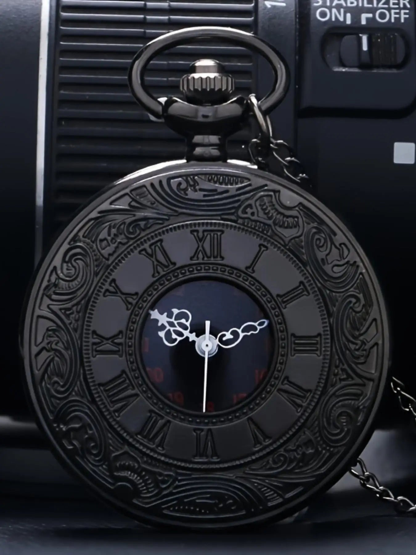 Vintage Black Embossed Pocket Watch Roman Numeral Dial Quartz Pendant Watch With Chain Qme black