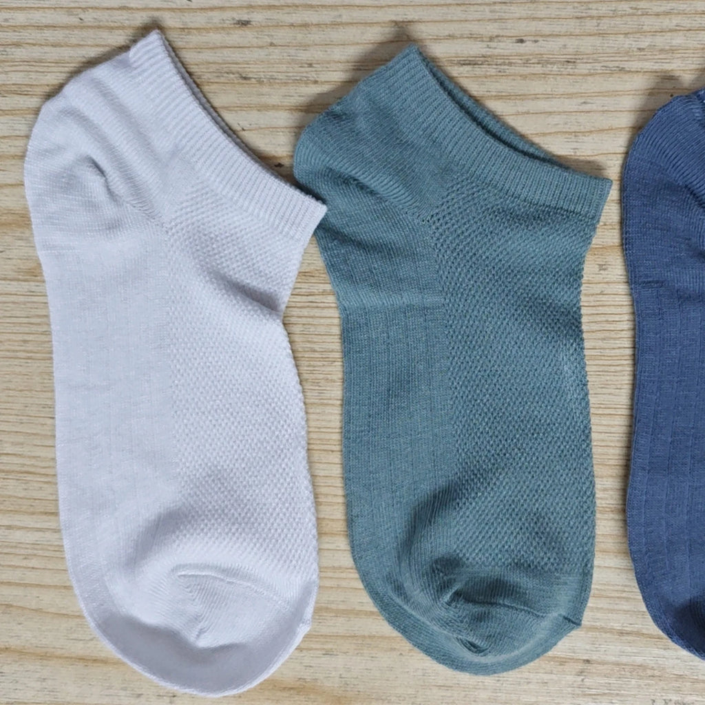 Men's Summer Breathable Sweat Absorbing Thin Mesh Sports Socks Solid Color Casual Elastic Soft and Comfortable Low Cut Socks Qme