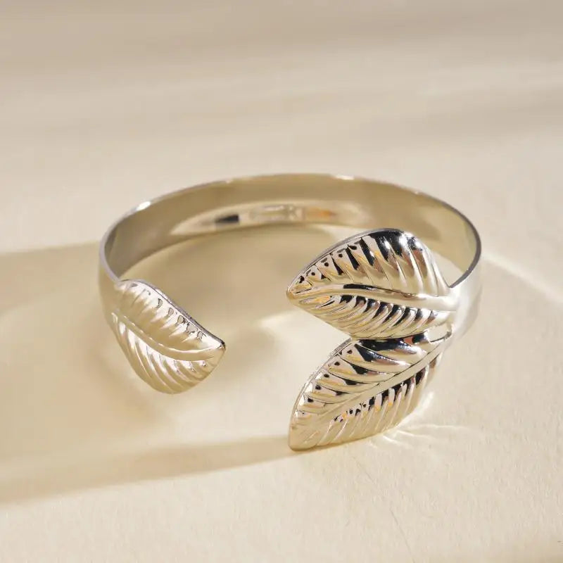 Vintage Ginkgo Leaf Butterfly Open Cuff Bangle Gold Silver Wide Statement Bracelet For Women Boho Party Jewelry Qme A10