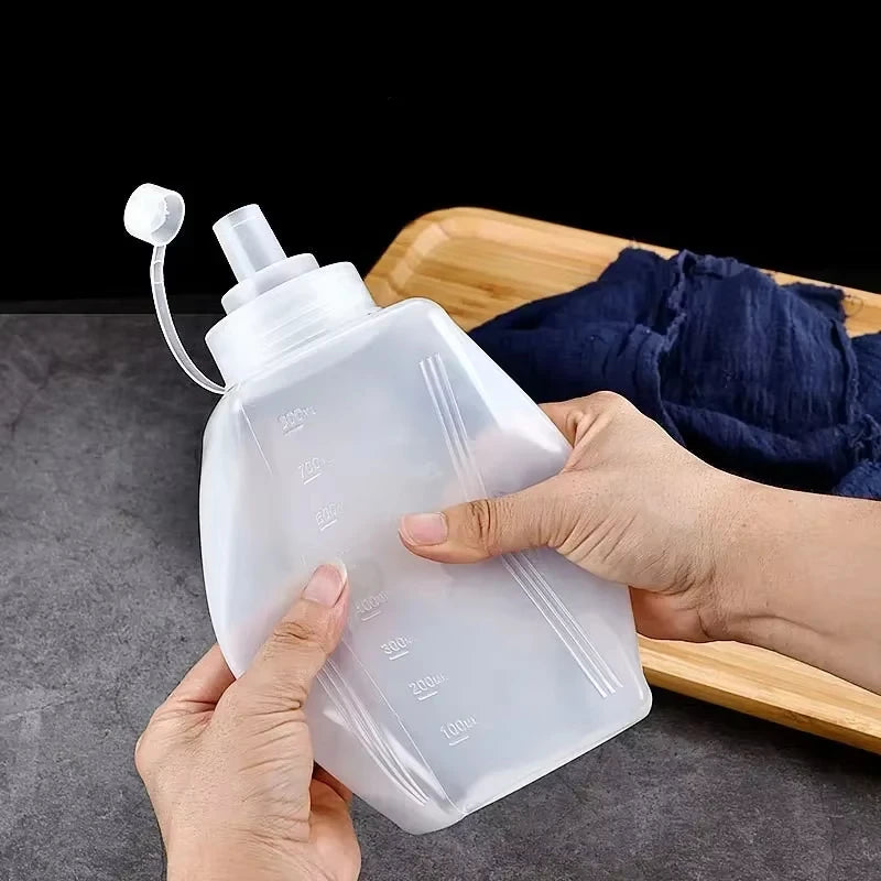 Large Caliber Plastic Squeeze Sauce Bottle Jam Salad Seasoning Vinegar Ketchup Gravy Boats Kitchen Condiment Dispenser Gadgets Qme