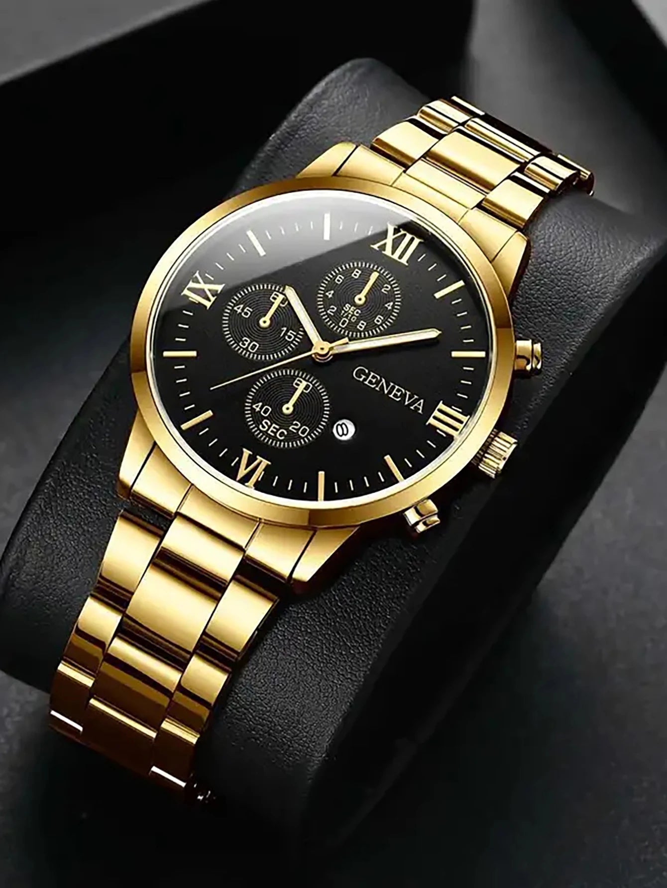 A men's quartz watch paired with a bracelet, necklace and ring. Suitable as a birthday gift. Does not include the box. Qme