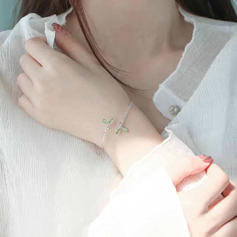 Simple 925 Silver Green Opal Leaf Bangle Minimalist Women Fashion Versatile Opening Adjustable Bracelet Jewelry Gift Wholesale Qme