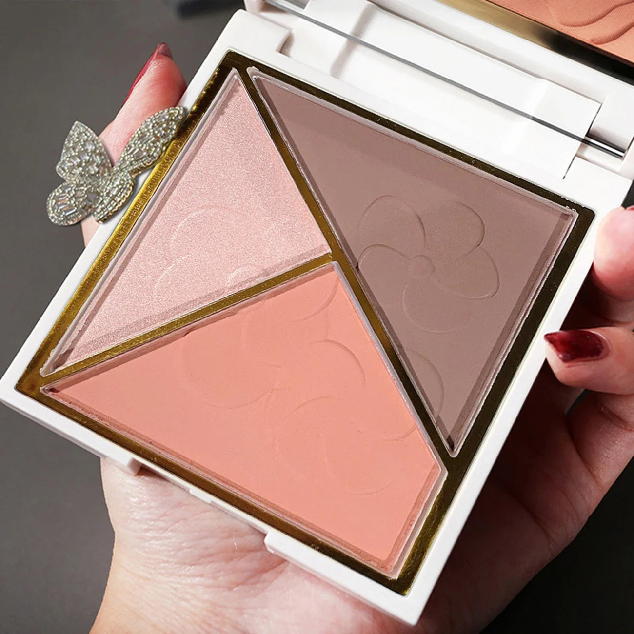 HISYI Contour Palette Three-in-one Pearlescent Matte Nose Shadow Eye Qme