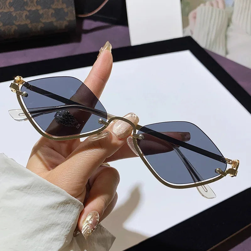 Metal Women Simple Trend Sunglasses New Half Frame Diamond Shaped Dopamine Small Frame Outdoor Sunglasses Qme JGY