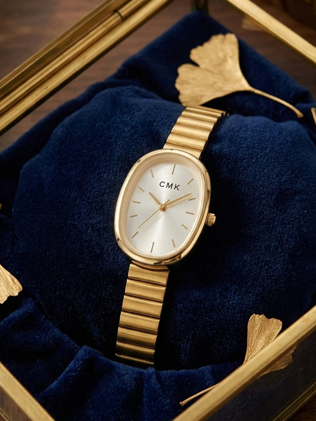 Oval thin steel strip women's quartz watch gold and silver minimalist luxury commuting watch Qme