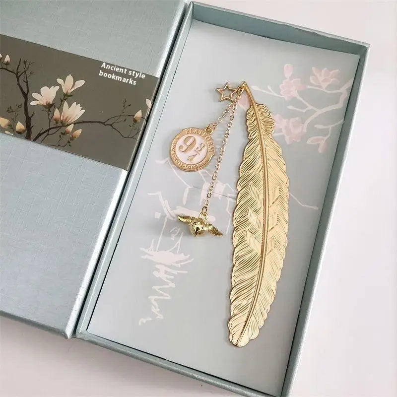 Bookmark Vintage Metal Plume Spherical Charm Golden Wings Book Lovers Qme