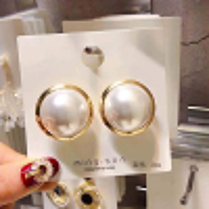 Korean Big Round Simulated Pearl Stud Earrings For Women New Classic Elegant Earings Fashion Jewelry Wholesale Qme