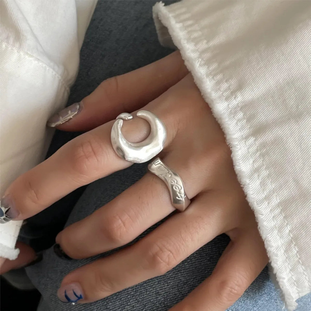 Matte Exaggerate Frosted White Series Crescent Moon Finger Rings for Women Girl Hip Hop Fashion New Jewelry Gift Party Rock Qme