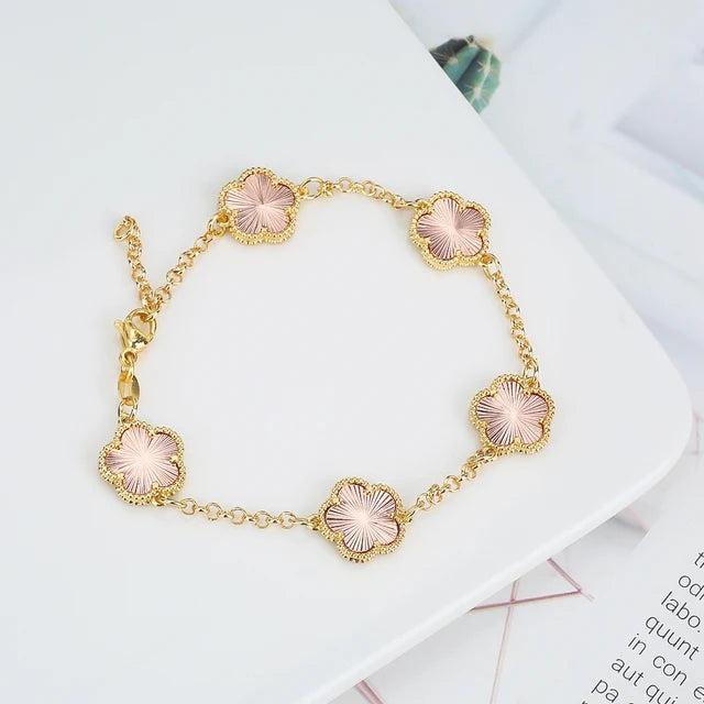 2023 INS Hot Sale 10 Colors Five Leaf Flower Bracelet Classic Fashion Adjustable Bracelet Sweet Romantic Woman Party Jewelry Qme 5