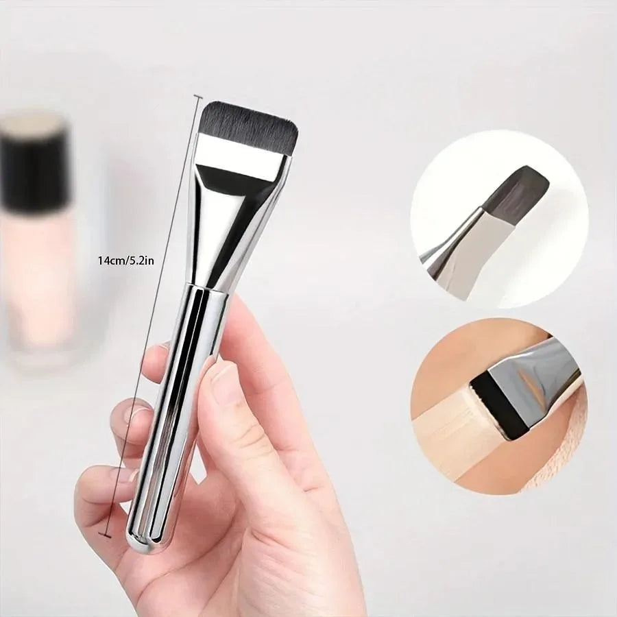 1 Multi-use Foundation Ultra-fine Hypoallergenic Nylon Bristle Oval Qme