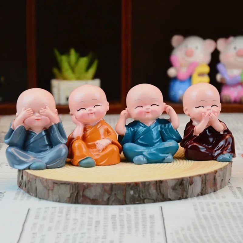 4Pcs/Set Resin Crafts Gift Lovely Little Monk Sculptures Cute Monks Buddha Statues Creative Buddha Dolls Table Car Decoration Qme