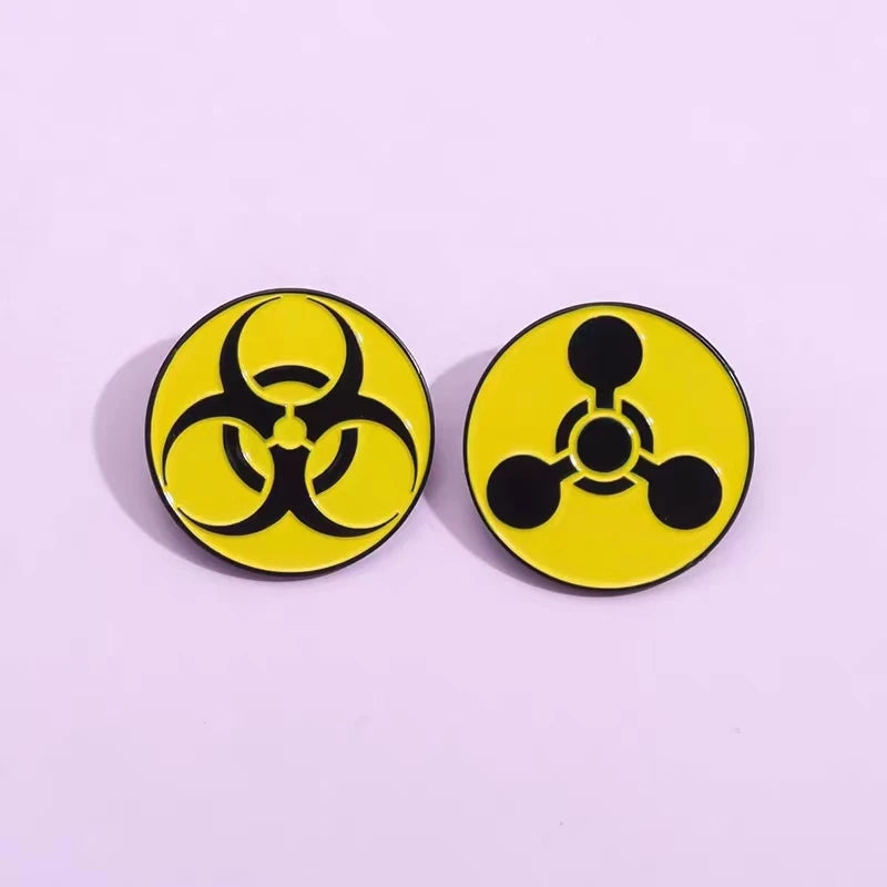 Radioactive Sign Brooch Radiation Symbol Nuclear Enamel Pin Attention! Backpack Metal Badges Lapel for Jewelry Wholesale Qme