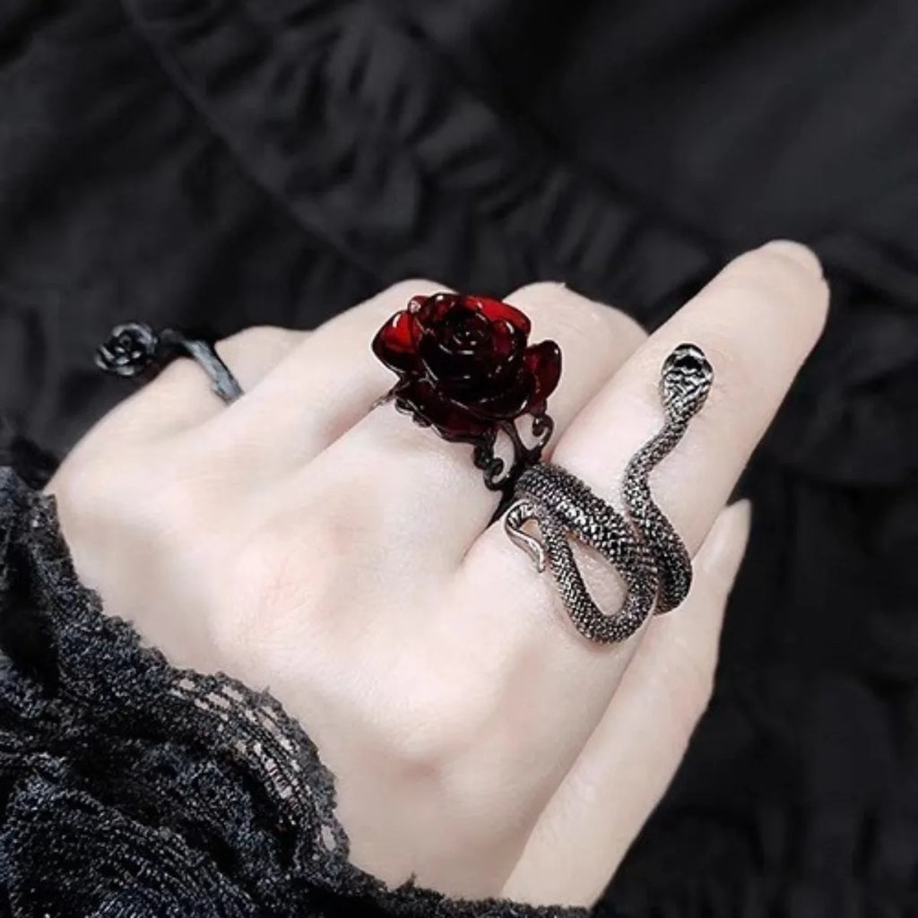 Charm New Fashion Red Rose Rings Adjustable Hollow Rings for Women Witch Vintage Halloween Cool Girl Gift Party Jewelry Gift Qme
