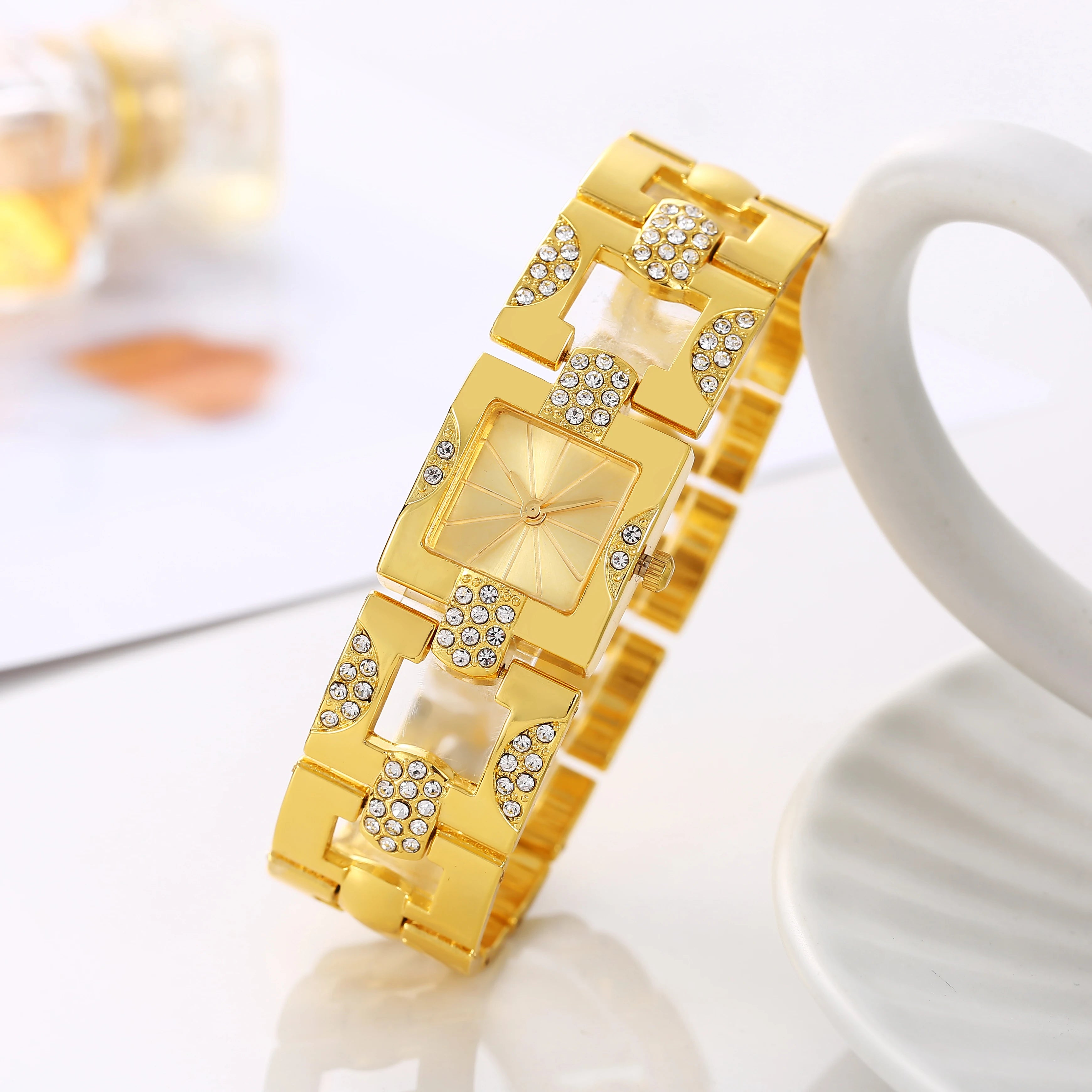 Retro alloy set temperament women's bracelet watch square bar nail full diamond quartz women's watch steel strip Qme
