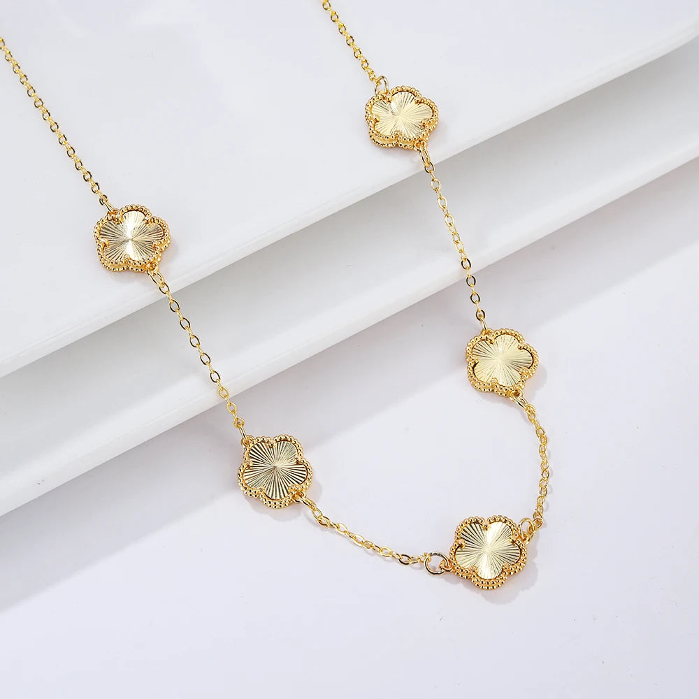 INS Hot Selling Women Five Leaf Clover Necklace Fashion Geometric Necklace Sweet Romantic Holiday Jewelry Gifts Wholesale Qme C