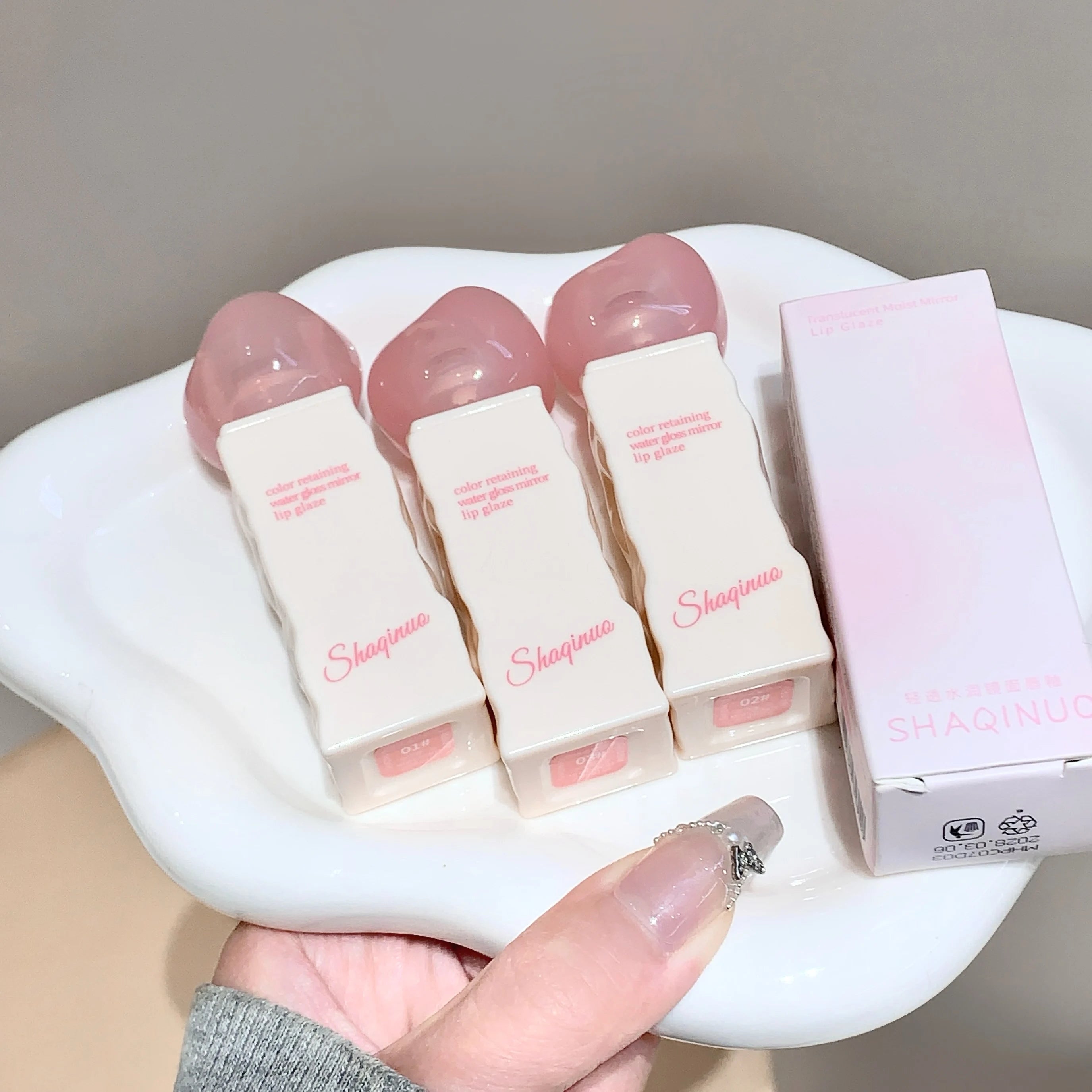 SHAQINUO Mirror Gloss Lip Hydrating Long-lasting Luminous Finish Qme