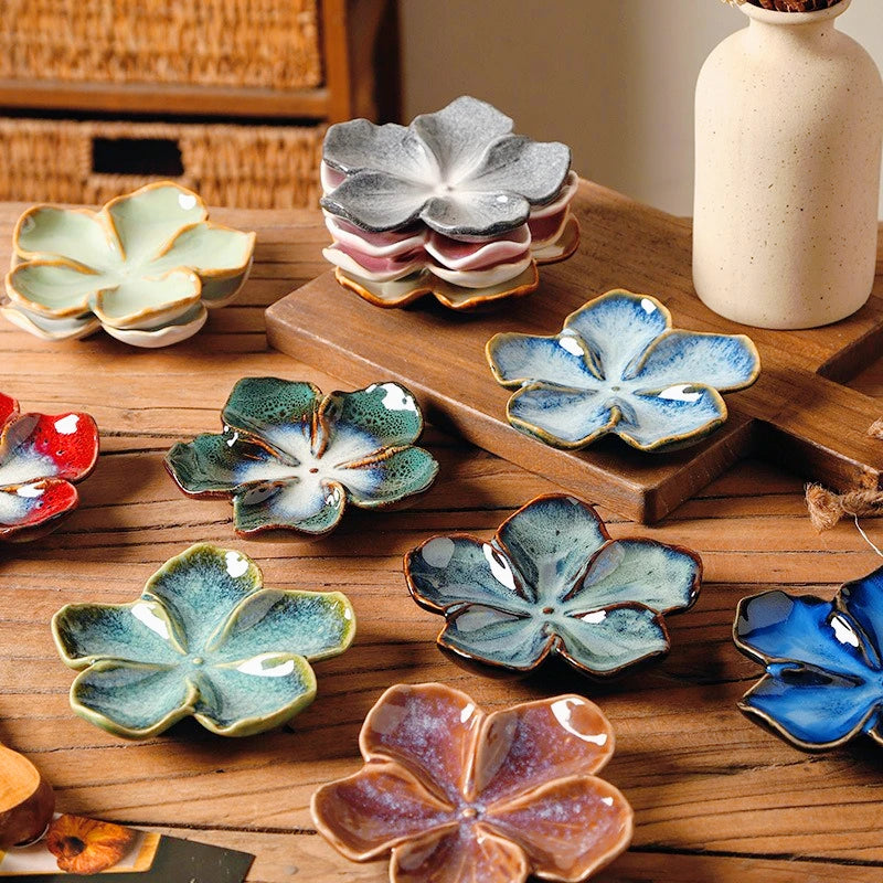 Retro Kiln-Baked Ceramic Petal-Shaped Dipping Plate, Lightweight Seasoning & Sauce Dish for Home & Restaurant Use Qme