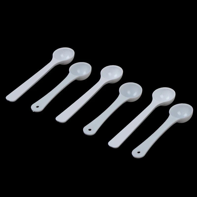New 20PCS 1g Plastic 1 Gram Scoops/Spoons For Food/Milk/Medcine Measuring Spoons. Qme
