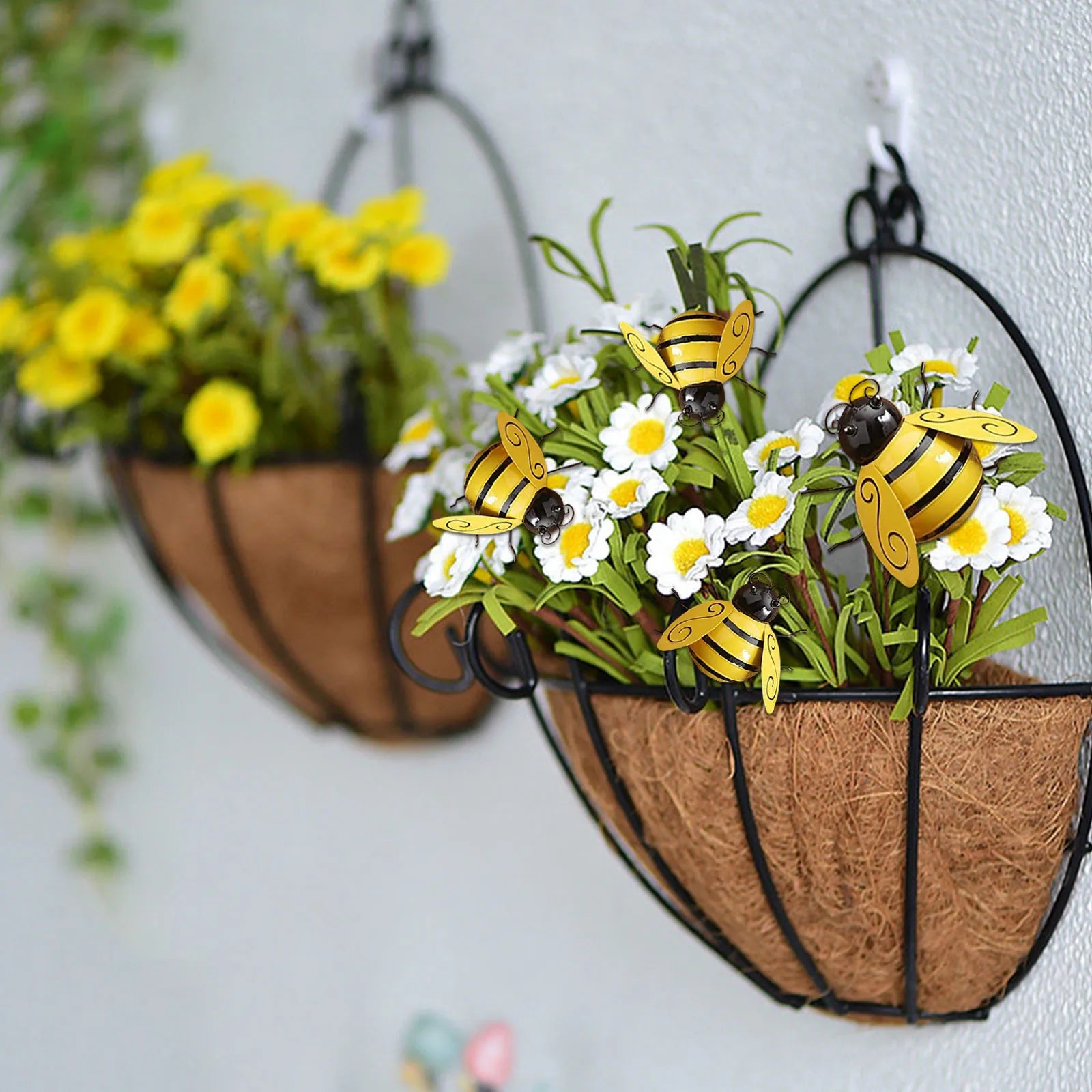 4PCS Simulated Bumble Bee Art Set Garden Sculptures for Patio Yard Outdoor Decoration Plant Flower Pot Realism Ornaments Qme