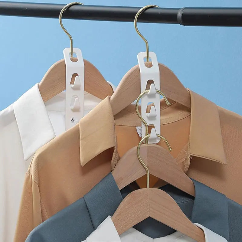 4pcs Ultimate Space Saver Hanger Set - Heavy Duty Plastic Closet Organizer with 3 Hooks for Effortless Storage of Clothes, Jeans Qme