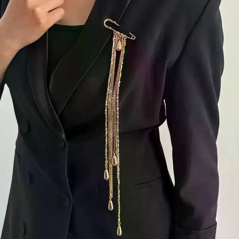 Exaggerated Water Droplet Fringe Tassel Chain Brooch Metal Chain Clothing Tie Pin Bead Fixed Ornament Banquet Party Jewelry Gift Qme
