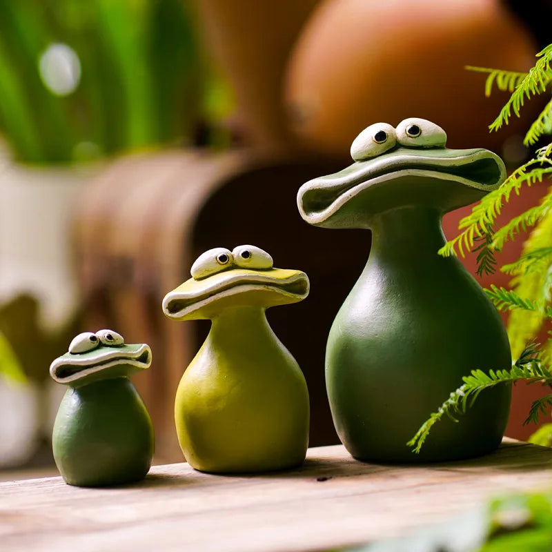 Resin Frog Figurine Kawaii Big Mouth Garden Decor Indoor Desk Qme