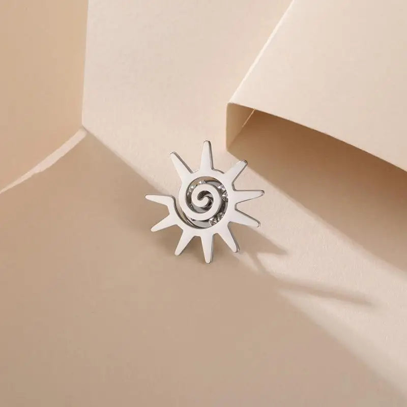 Stainless Steel Sun Brooch Lapel Pin for Women Trendy Suit Badge Accessory Backpack Fashion Essentials Qme