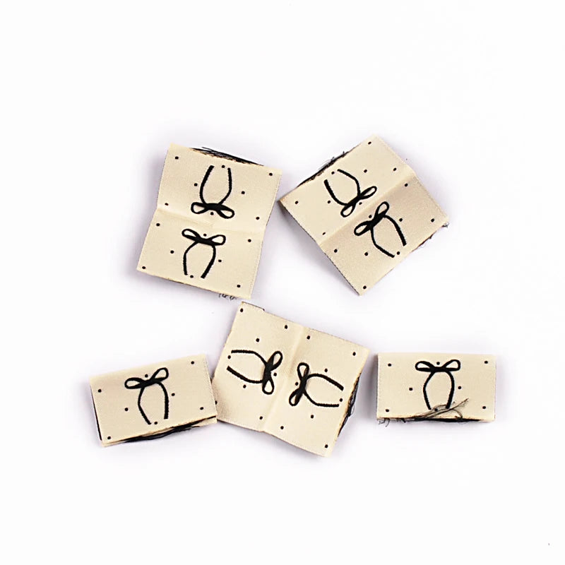 30pcs 20-71mm Mix Exquisite Bow/Flower Pattern Label For DIY Clothing Bag Personality Decoration Accessories Without Gum cp3812 Qme 30pcs 34x29mm