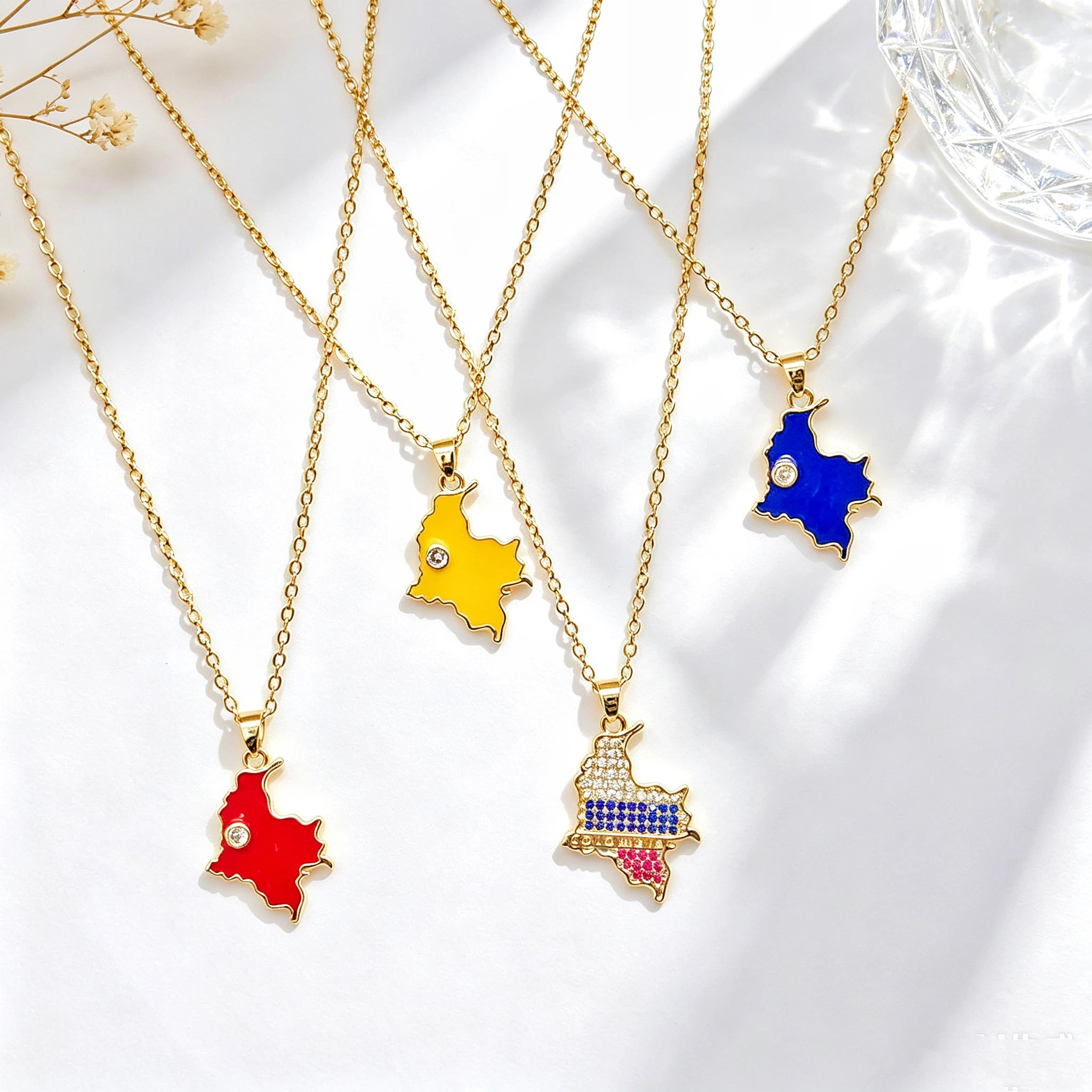 Yellow Red Blue Enamel Colombia Map Multicolor Zircon Pendant Necklace Flag Patriotic Souvenir Jewelry For Women Men Daily Wear Qme